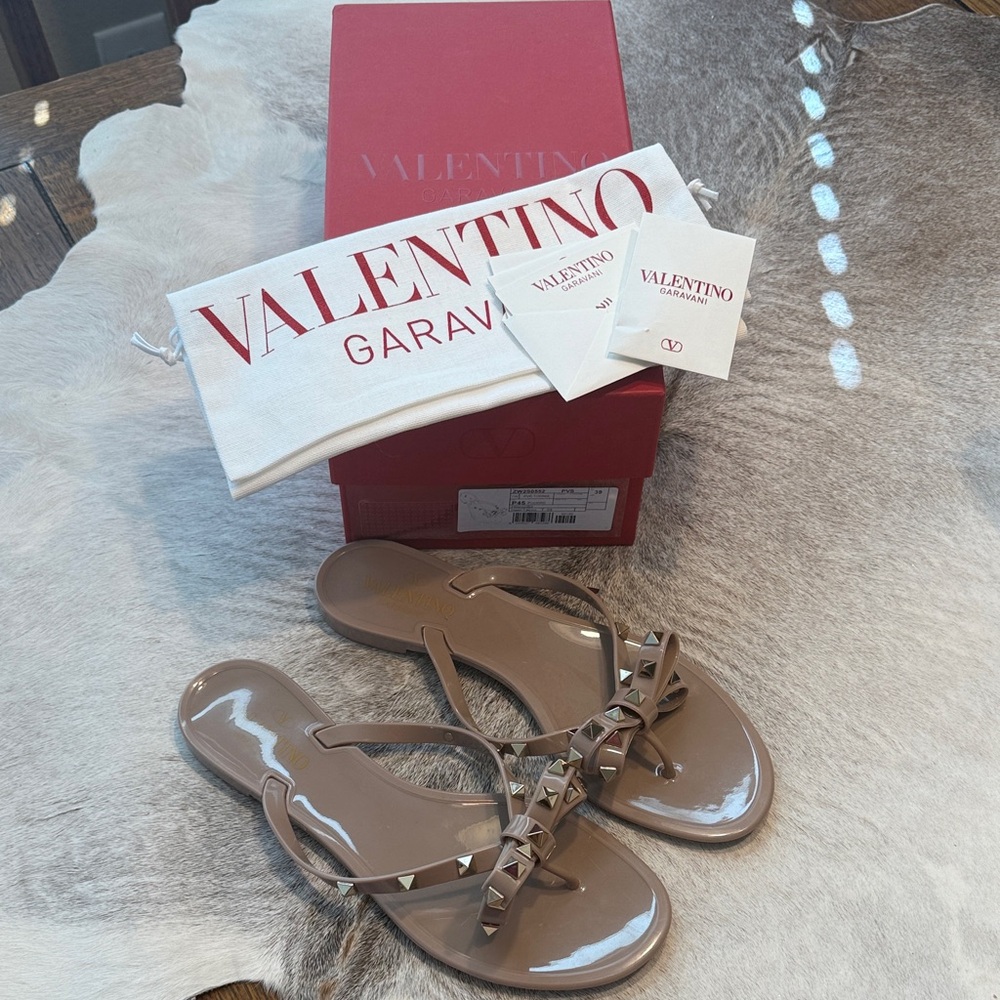 Valentino Garavani Rockstud Jelly Flip Flop